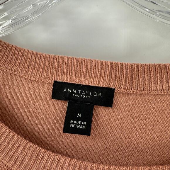 Ann Taylor Tan Crewneck Casual Sweater Women's Size Medium FLAWED - Picture 4 of 10